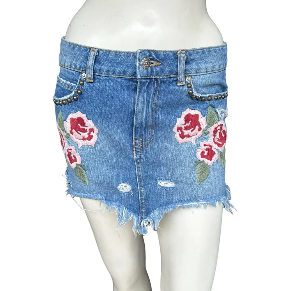 Free People Medium Wash Denim Studded Distressed Floral Mini Skirt Size 26